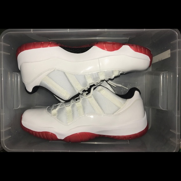 AIR JORDAN 11 RETRO LOW - Picture 4 of 4
